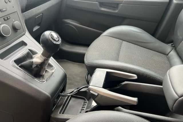 Opel Zafira (2005) thumbnail 16