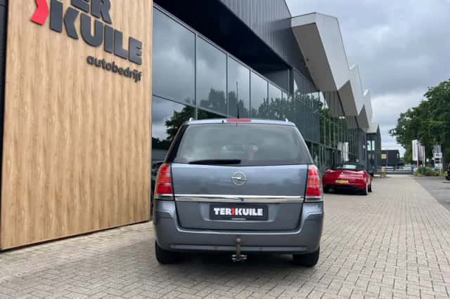 Opel Zafira (2005) thumbnail 4