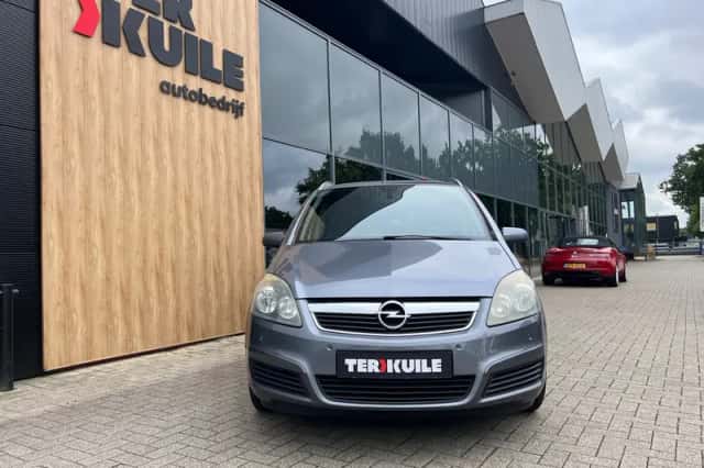 Opel Zafira (2005) thumbnail 8