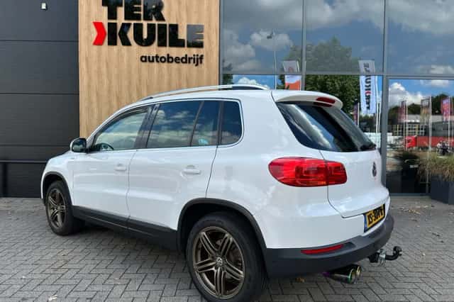 Volkswagen Tiguan (2013) thumbnail 3