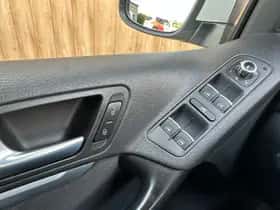 Volkswagen Tiguan (2013) thumbnail 9