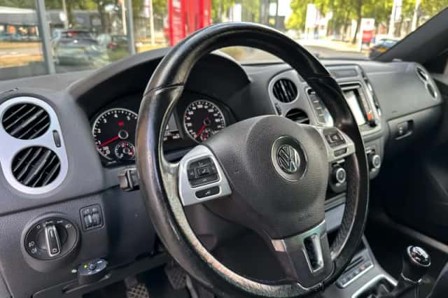 Volkswagen Tiguan (2013) thumbnail 10