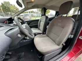 Renault Twingo (2011) thumbnail 11