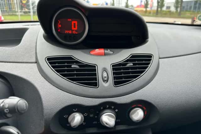 Renault Twingo (2011) thumbnail 10