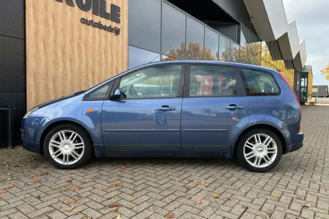 Ford Focus (2007) thumbnail 2