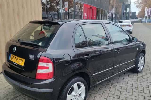 Škoda Fabia (2006) thumbnail 6