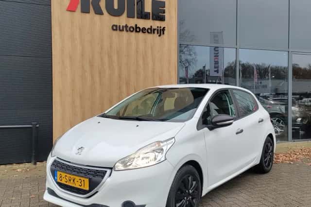 Peugeot 208 (2013) thumbnail 2