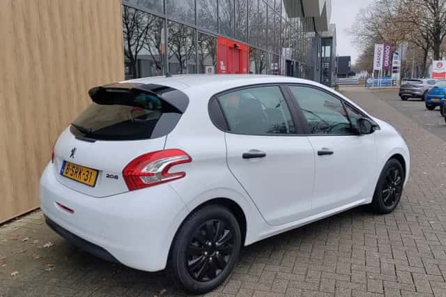 Peugeot 208 (2013) thumbnail 4