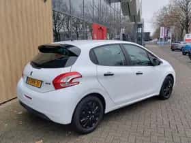 Peugeot 208 (2013) thumbnail 4
