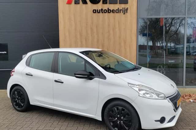 Peugeot 208 (2013) thumbnail 5