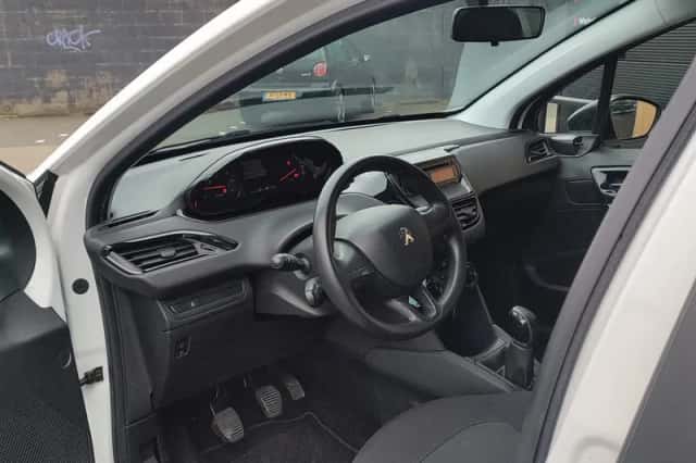 Peugeot 208 (2013) thumbnail 7