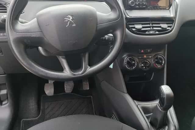 Peugeot 208 (2013) thumbnail 8