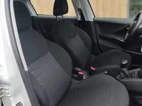 Peugeot 208 (2013) thumbnail 10