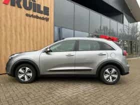 Kia Niro (2019) thumbnail 2