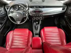 Alfa Romeo Giulietta (2012) thumbnail 11