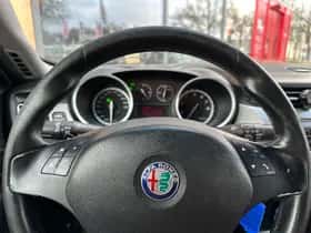 Alfa Romeo Giulietta (2012) thumbnail 13