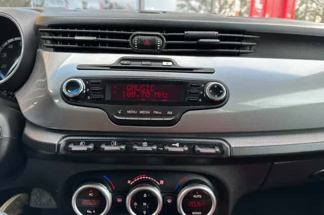 Alfa Romeo Giulietta (2012) thumbnail 15