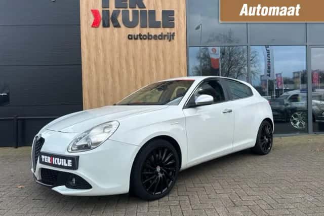 Alfa Romeo Giulietta (2012) thumbnail 20