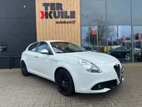 Alfa Romeo Giulietta (2012) thumbnail 7