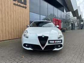 Alfa Romeo Giulietta (2012) thumbnail 8