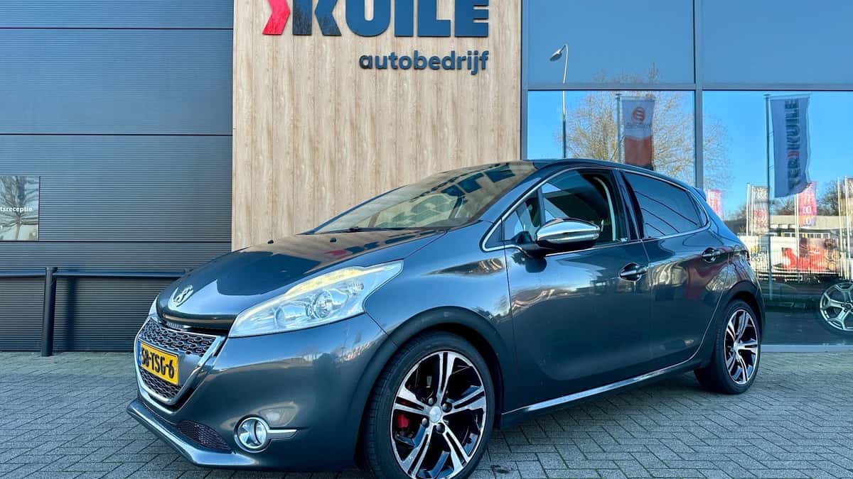 Peugeot 208 (2012) — foto 1