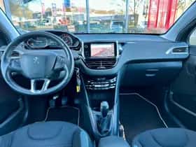 Peugeot 208 (2012) thumbnail 12