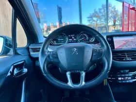 Peugeot 208 (2012) thumbnail 13