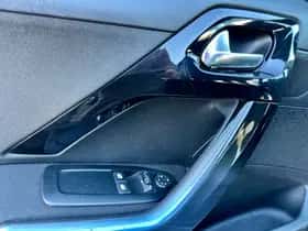 Peugeot 208 (2012) thumbnail 9