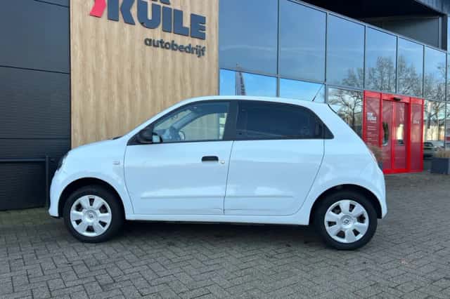Renault Twingo (2015) thumbnail 2