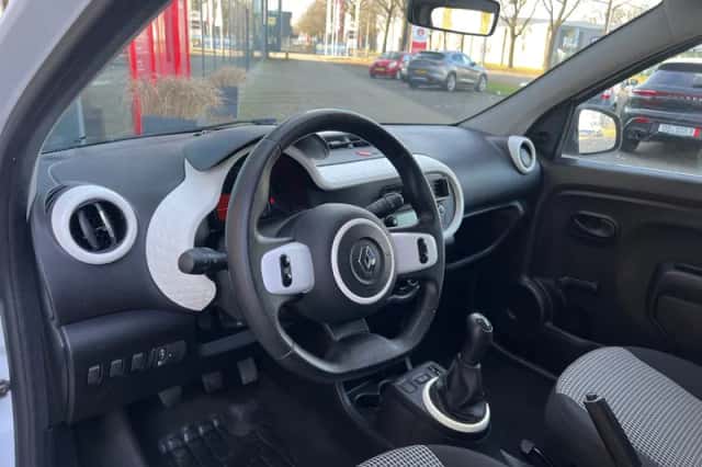 Renault Twingo (2015) thumbnail 9