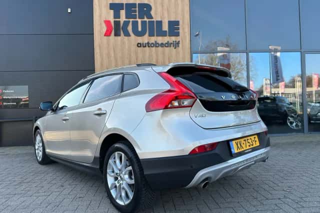 Volvo V40 (2019) thumbnail 3