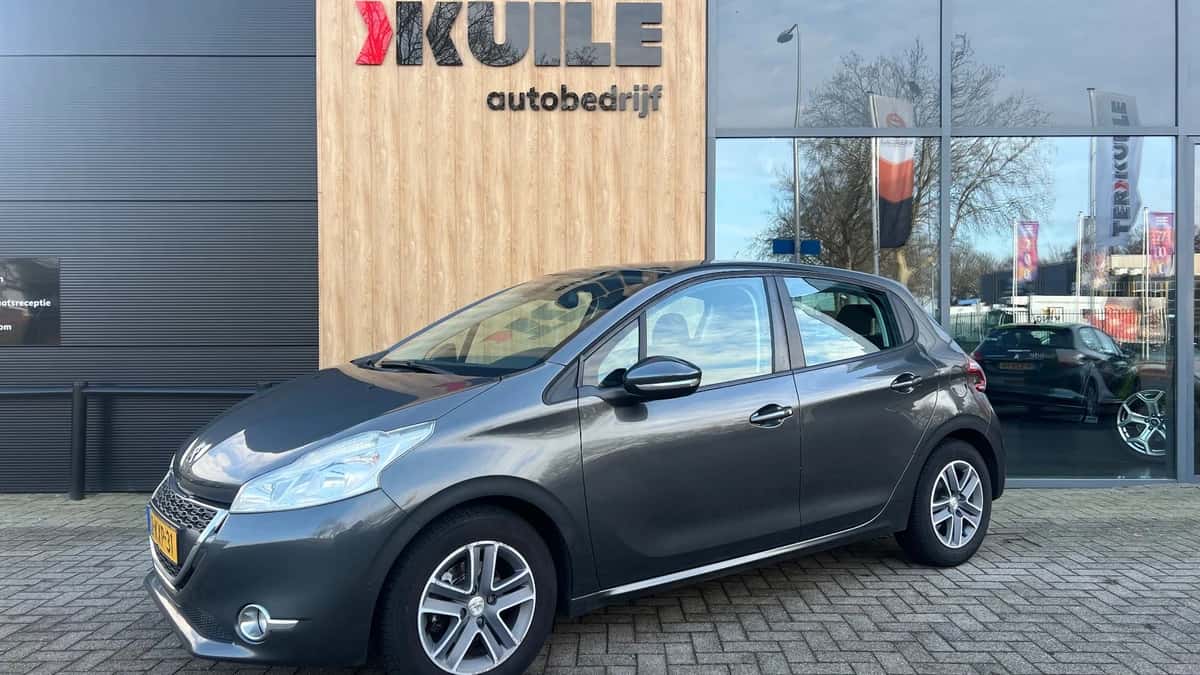 Peugeot 208 (2013) — foto 1