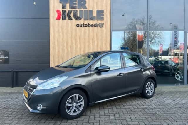 Peugeot 208 (2013) thumbnail 18