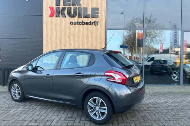 Peugeot 208 (2013) thumbnail 3