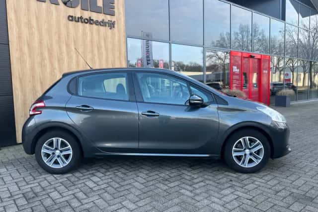 Peugeot 208 (2013) thumbnail 6
