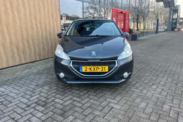 Peugeot 208 (2013) thumbnail 8