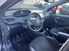 Peugeot 208 (2013) thumbnail 9
