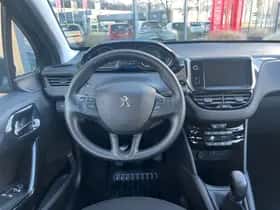 Peugeot 208 (2013) thumbnail 10