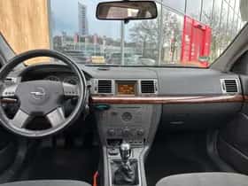 Opel Vectra (2004) thumbnail 12