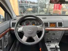 Opel Vectra (2004) thumbnail 13