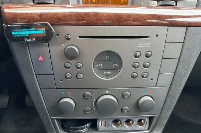 Opel Vectra (2004) thumbnail 16