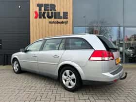 Opel Vectra (2004) thumbnail 3