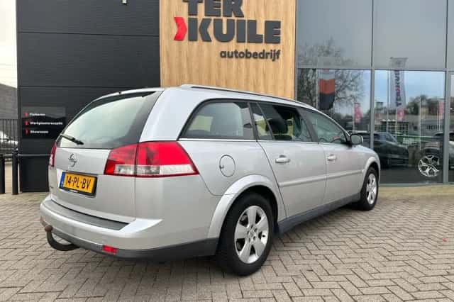 Opel Vectra (2004) thumbnail 5