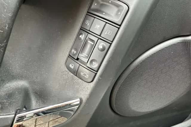 Opel Vectra (2004) thumbnail 9
