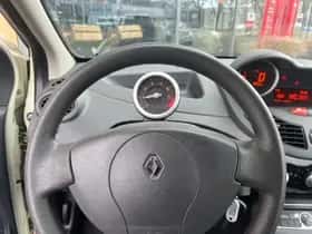 Renault Twingo (2011) thumbnail 12