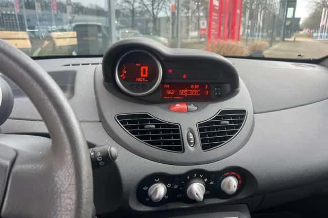Renault Twingo (2011) thumbnail 13