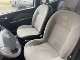 Renault Twingo (2011) thumbnail 15