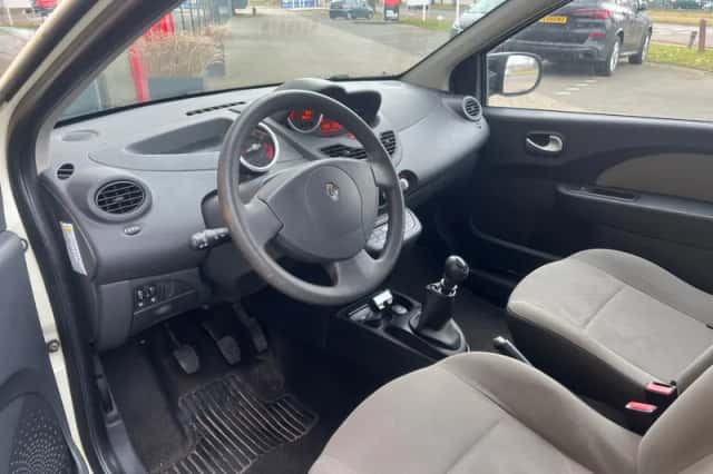 Renault Twingo (2011) thumbnail 10