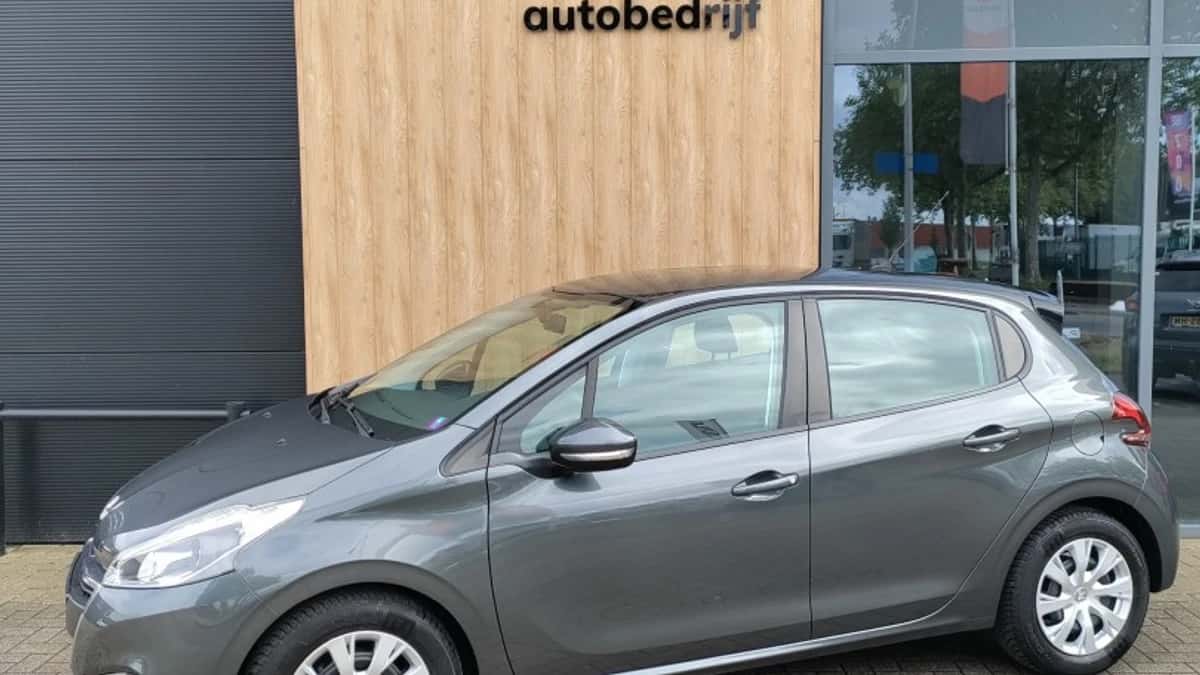 Peugeot 208 (2016) — foto 1