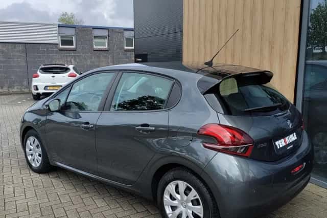 Peugeot 208 (2016) thumbnail 3